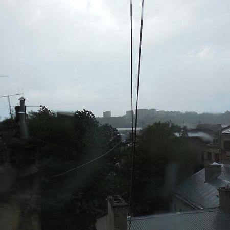 2 Room Apartment Near Opera House Lviv Eksteriør bilde