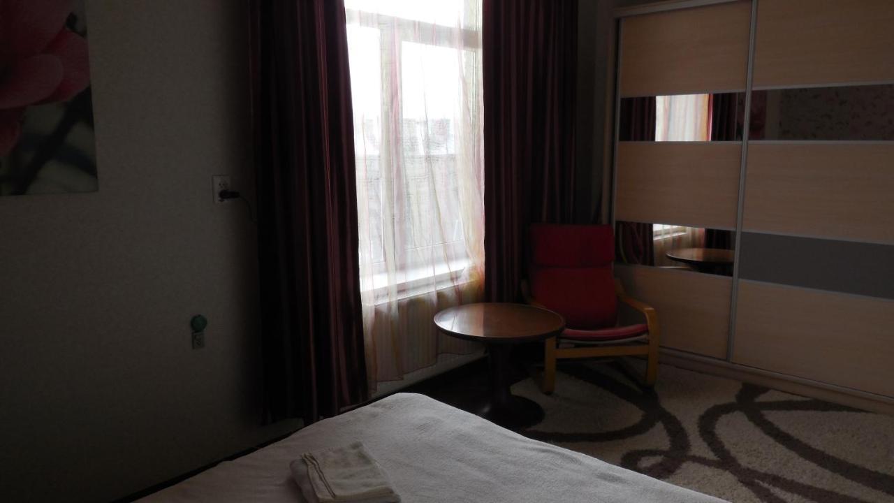 2 Room Apartment Near Opera House Lviv Eksteriør bilde